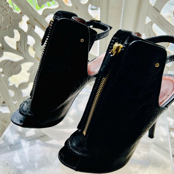 Givenchy black peep toe booties embossed leather gold zipper detail - Picture 2 of 8